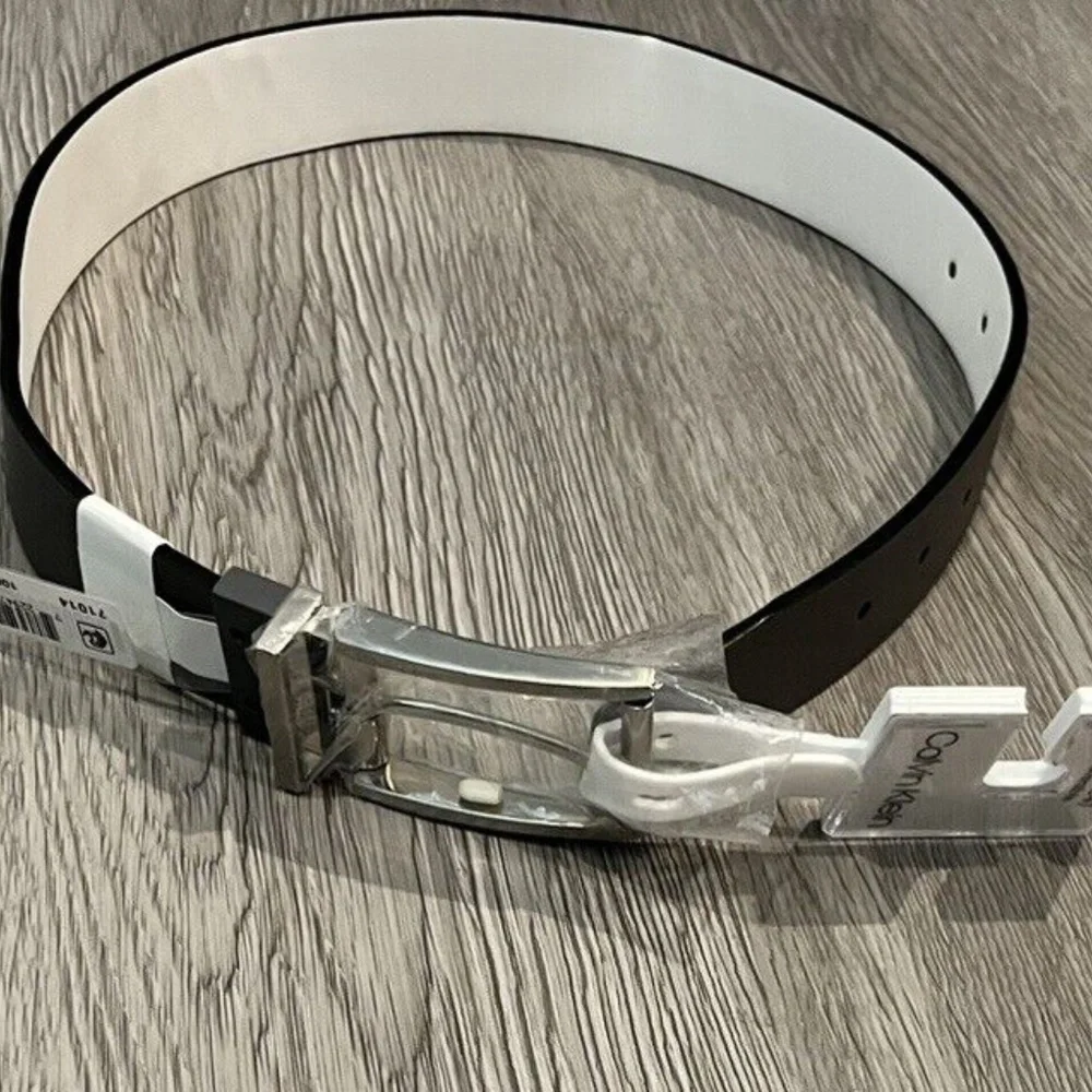 (NWD) Calvin Klein Big Boys Reversible Leather Belt Gray/White Size S (22-24)